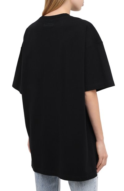 Хлопковая футболка VETEMENTS черного цвета по цене 36150 руб., арт. UAH21TR506 1611/W, фото 4 Хлопковая футболка VETEMENTS, арт. UAH21TR506 1611/W, фото 4