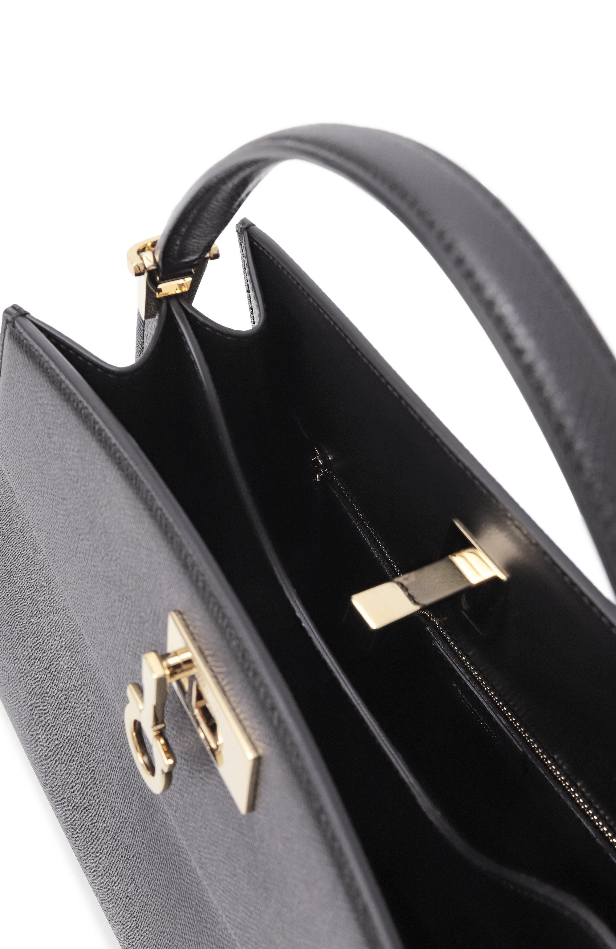Сумка studio small FERRAGAMO черного цвета по цене 341000 руб., арт. 21A169/786, фото 5 Сумка studio small FERRAGAMO, арт. 21A169/786, фото 5