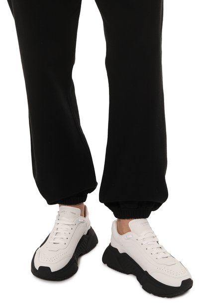 Кожаные кроссовки daymaster DOLCE & GABBANA черно-белого цвета по цене 71950 руб., арт. CS1791/AQ343, фото 3 Кожаные кроссовки daymaster DOLCE & GABBANA, арт. CS1791/AQ343, фото 3