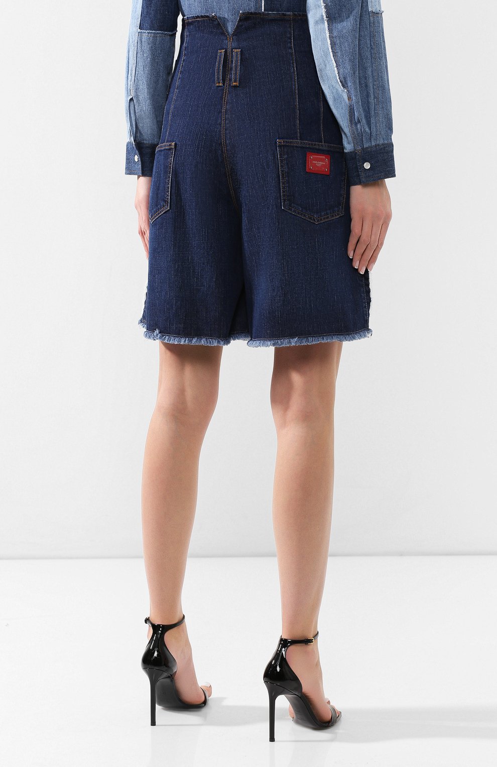 Джинсовые шорты DOLCE & GABBANA темно-синего цвета по цене 74800 руб., арт. FTAZ5D/G897M, фото 4 Джинсовые шорты DOLCE & GABBANA, арт. FTAZ5D/G897M, фото 4