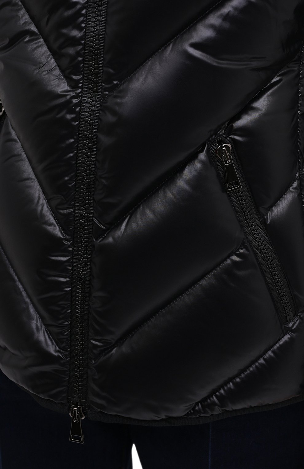 Пуховик MONCLER черного цвета по цене 144500 руб., арт. F2-093-1B512-00-C0064, фото 6 Пуховик MONCLER, арт. F2-093-1B512-00-C0064, фото 6