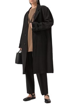 Женское пальто из шерсти и вискозы MAISON MARGIELA черного цвета, арт. S51AA0354/M35315 | Фото 2 (Длина (верхняя одежда): Длинные; Материал сплава: Проставлено; Материал внешний: Вискоза, Шерсть; Драгоценные камни: Проставлено; Материал подклада: Вискоза; Рукава: Длинные; 1-2-бортные: Однобортные; Стили: Минимализм)