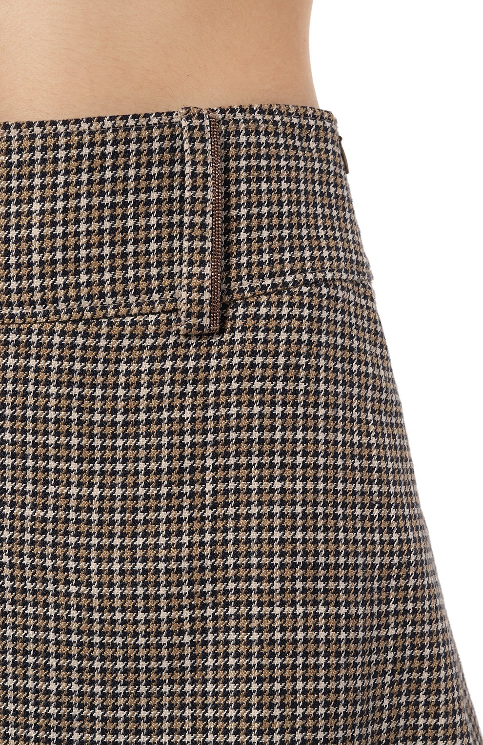 Льняные шорты BRUNELLO CUCINELLI темно-бежевого цвета по цене 109500 руб., арт. MP547P8401, фото 5 Льняные шорты BRUNELLO CUCINELLI, арт. MP547P8401, фото 5