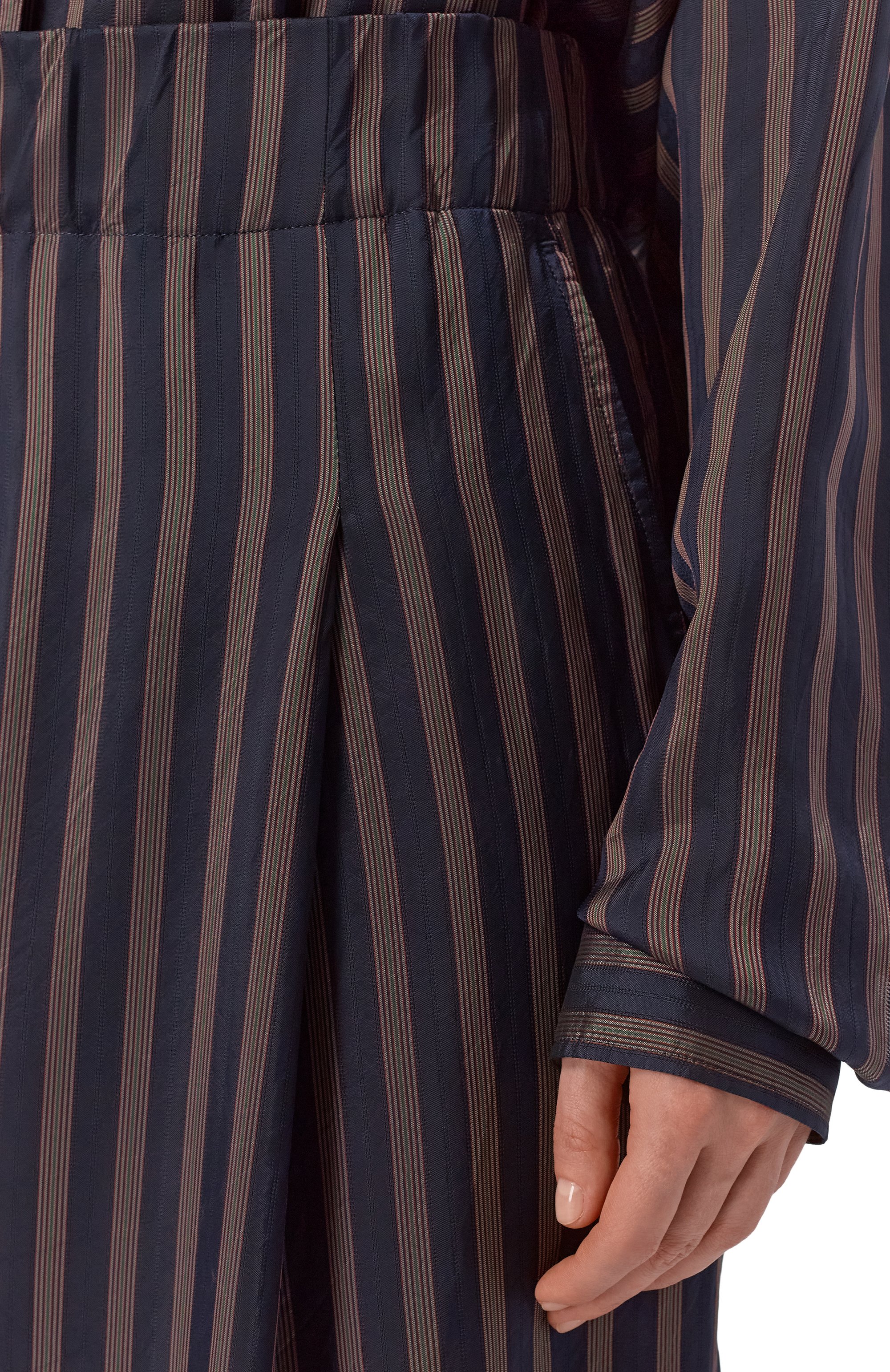 Брюки DRIES VAN NOTEN темно-синего цвета по цене 69500 руб., арт. 130909/3276, фото 5 Брюки DRIES VAN NOTEN, арт. 130909/3276, фото 5