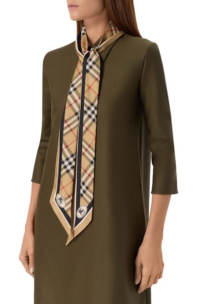 Шелковый шарф-твилли BURBERRY светло-бежевого цвета по цене 33100 руб., арт. 8114238, фото 2 Шелковый шарф-твилли BURBERRY, арт. 8114238, фото 2