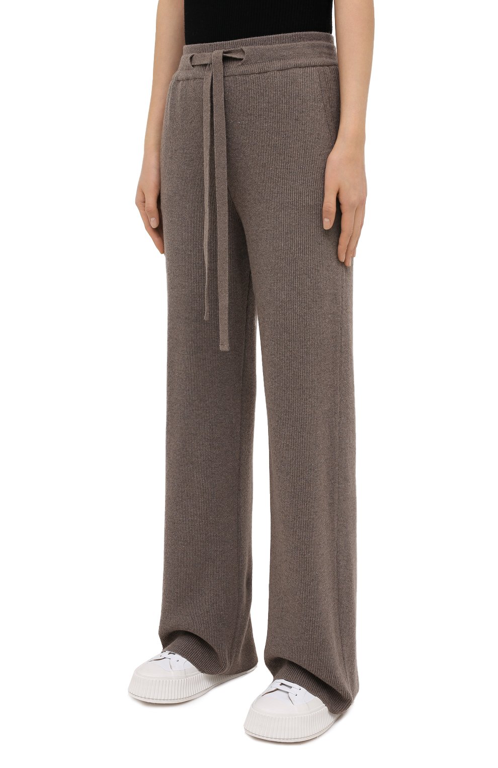 Брюки NANUSHKA серого цвета по цене 38950 руб., арт. 0NI_F0SSILE_RECYCLED CASHMERE KNIT, фото 3 Брюки NANUSHKA, арт. 0NI_F0SSILE_RECYCLED CASHMERE KNIT, фото 3