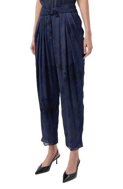 Шелковые брюки GIORGIO ARMANI синего цвета по цене 299500 руб., арт. GW003470/TE22820, фото 3 Шелковые брюки GIORGIO ARMANI, арт. GW003470/TE22820, фото 3