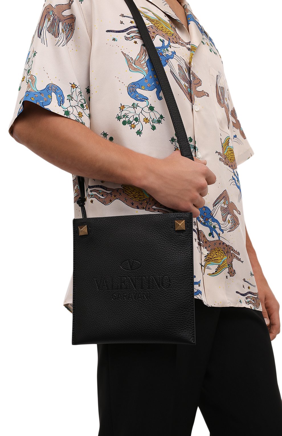 Кожаная сумка identity VALENTINO черного цвета по цене 108000 руб., арт. XY2B0A82/ZBT, фото 2 Кожаная сумка identity VALENTINO, арт. XY2B0A82/ZBT, фото 2