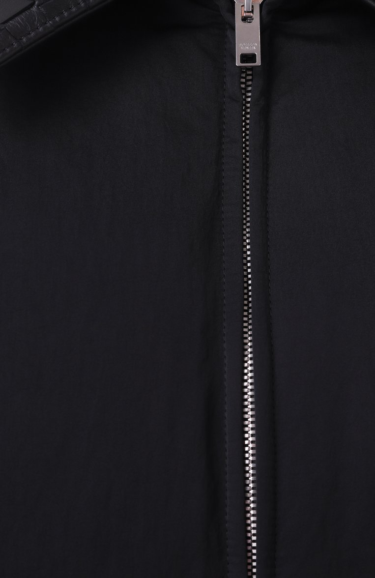 Женский пуховик BOTTEGA VENETA черного цвета, арт. 809558 VF4K0 | Фото 5 (Рукава: Длинные; Длина (верхняя одежда): Короткие; Кросс-КТ: Пуховик; Стили: Кэжуэл; Материал внешний: Синтетический материал; Автоматизация ТО: Проставлено; Автоматизация состава: Проставлено)