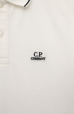 Детское хлопковое поло C.P. COMPANY белого цвета, арт. 15CKPL029A-005263W | Фото 3 (Рукава: Короткие; Материал сплава: Проставлено; Материал внешний: Хлопок; Драгоценные камни: Проставлено)