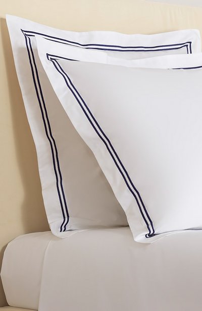 Наволочка hotel classic FRETTE синего цвета по цене 13850 руб., арт. FA7017 E0700 065B, фото 4 Наволочка hotel classic FRETTE, арт. FA7017 E0700 065B, фото 4