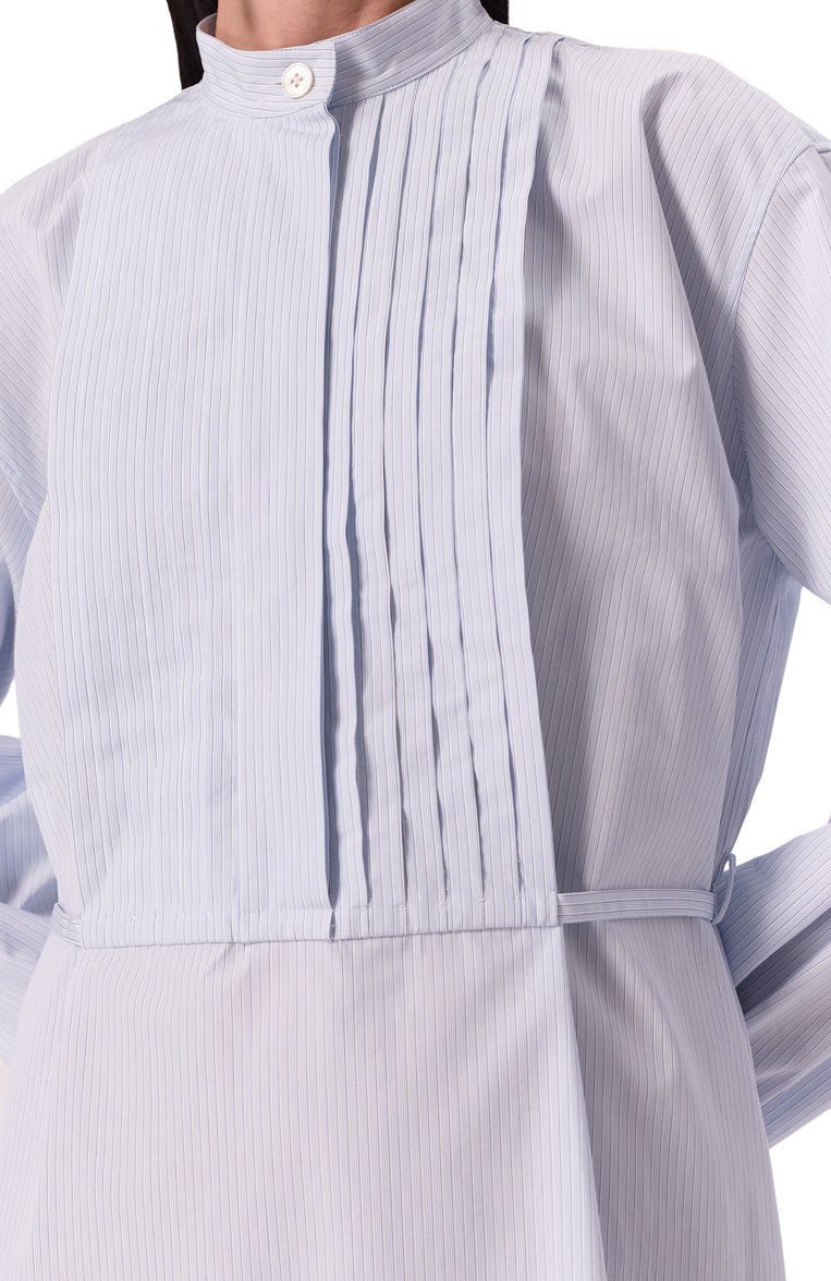 Женское хлопковое платье JIL SANDER голубого цвета, арт. J04CT0108-J45178 | Фото 5 (Длина Ж (юбки, платья, шорты): Миди; Материал внешний: Хлопок; Рукава: Длинные; Женское Кросс-КТ: Платье-одежда; Случай: Повседневный; Стили: Кэжуэл)