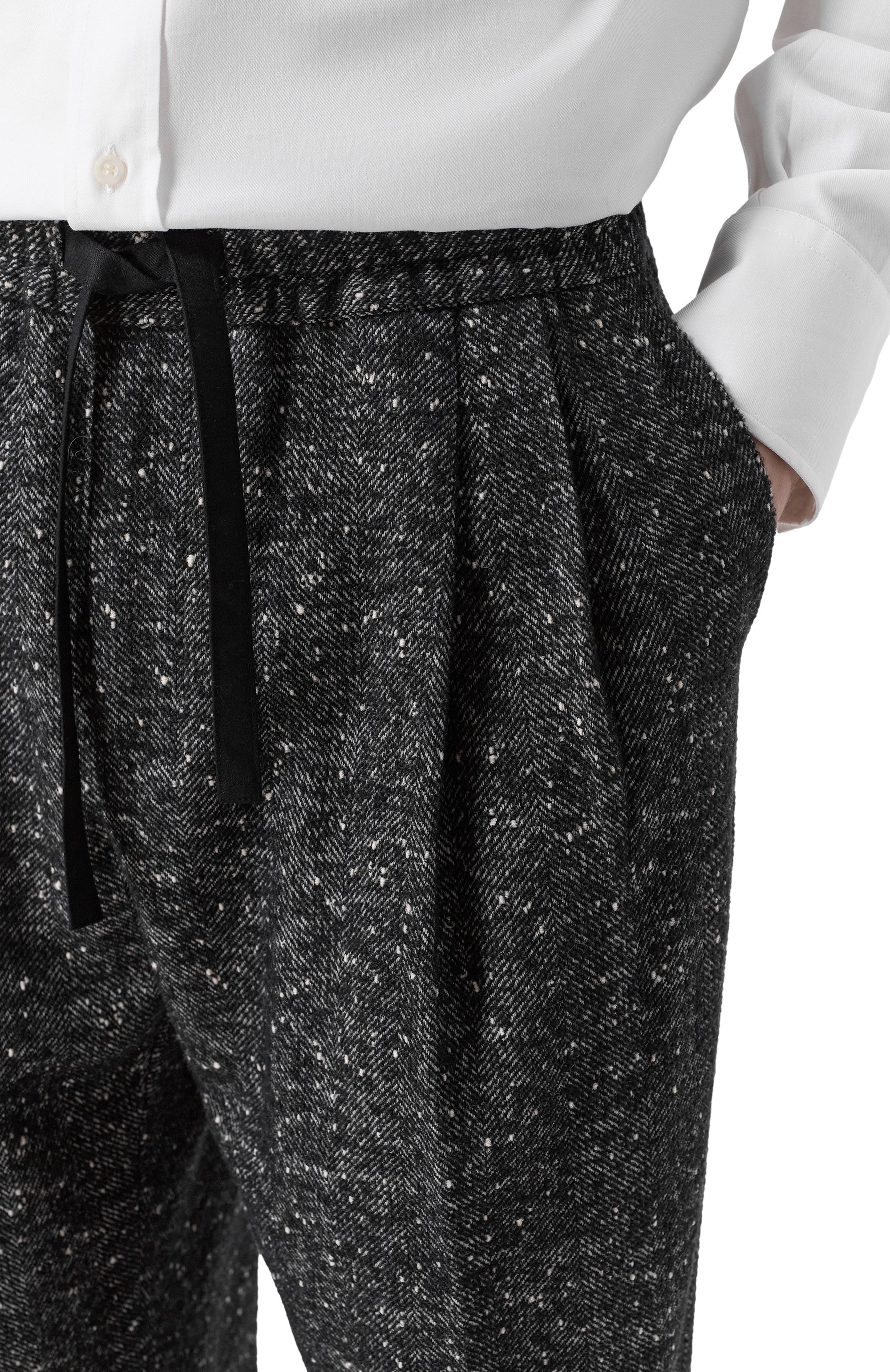 Шерстяные брюки DOLCE & GABBANA темно-серого цвета по цене 139500 руб., арт. GP12RT/FCZAM, фото 5 Шерстяные брюки DOLCE & GABBANA, арт. GP12RT/FCZAM, фото 5