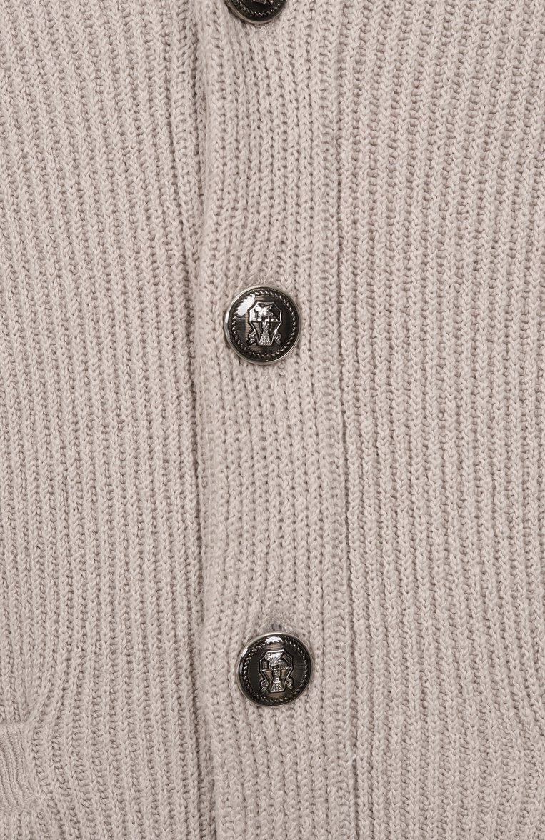 Мужской хлопковый кардиган BRUNELLO CUCINELLI бежевого цвета, арт. MNI708606 | Фото 6 (Рукава: Длинные; Материал внешний: Хлопок; Мужское Кросс-КТ: Кардиган-одежда; Стили: Кэжуэл; Длина (для топов): Стандартные; Застежка: Пуговицы)