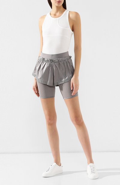 Шорты ADIDAS BY STELLA MCCARTNEY серебряного цвета по цене 5570 руб., арт. DT9286, фото 2 Шорты ADIDAS BY STELLA MCCARTNEY, арт. DT9286, фото 2