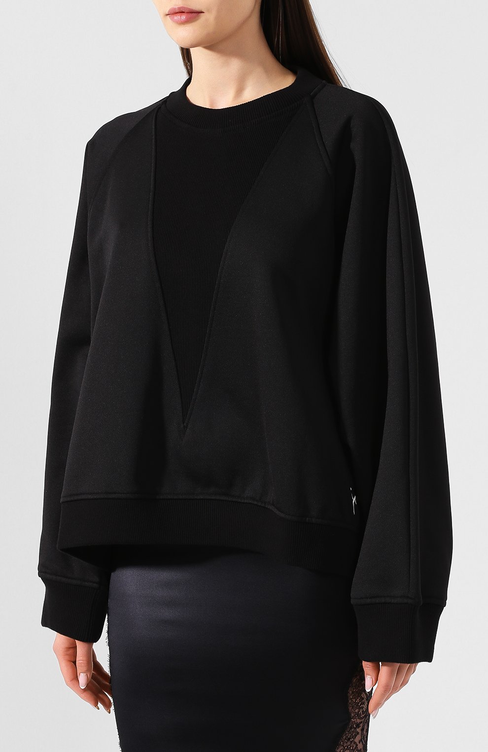 Пуловер свободного кроя GIVENCHY черного цвета по цене 108500 руб., арт. BW706B306W, фото 3 Пуловер свободного кроя GIVENCHY, арт. BW706B306W, фото 3