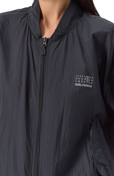 Ветровка mm6 maison margiela x salomon MM6 черного цвета по цене 91950 руб., арт. S52AM0327/M35418, фото 5 Ветровка mm6 maison margiela x salomon MM6, арт. S52AM0327/M35418, фото 5