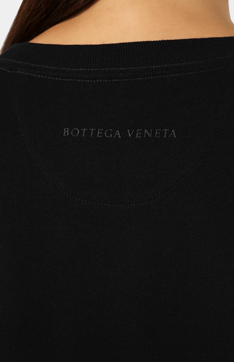 Хлопковый лонгслив BOTTEGA VENETA черного цвета по цене 33900 руб., арт. 575715/VA8E0, фото 5 Хлопковый лонгслив BOTTEGA VENETA, арт. 575715/VA8E0, фото 5