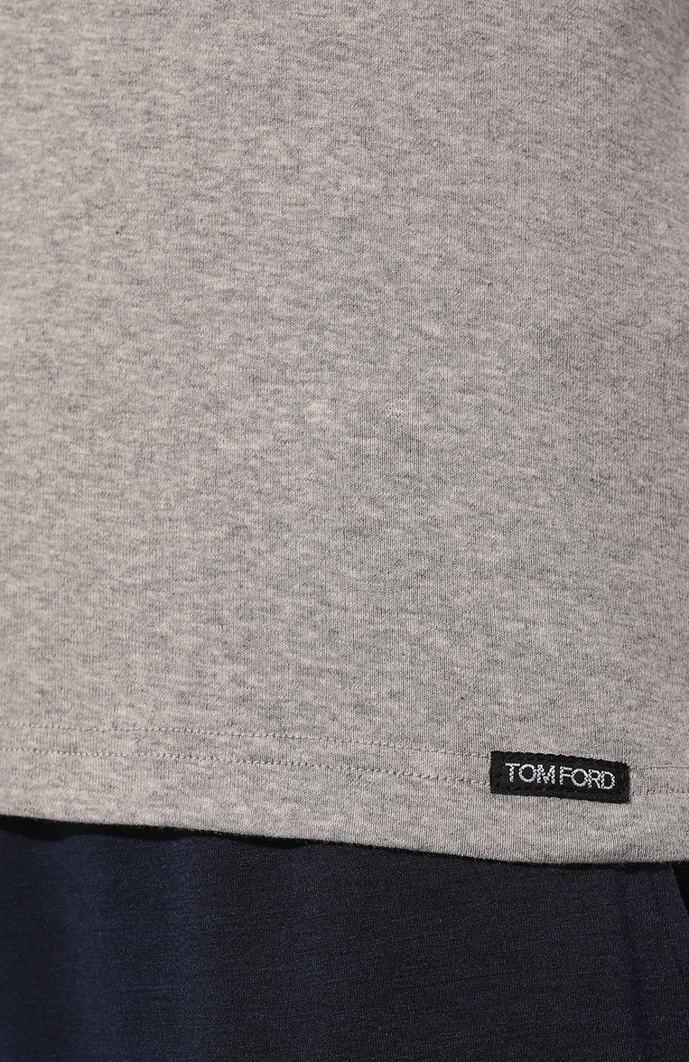 Мужская хлопковая футболка TOM FORD серого цвета, арт. T4M08104 | Фото 5 (Драгоценные камни: Проставлено; Рукава: Короткие; Материал внешний: Хлопок; Материал сплава: Проставлено; Длина (для топов): Стандартные; Кросс-КТ: домашняя одежда)