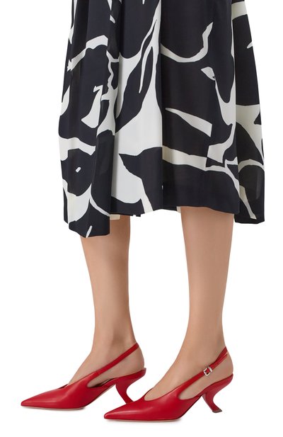 Кожаные туфли k18_apostrophe VIC MATIE красного цвета по цене 49300 руб., арт. 1K5650D_K18H060410, фото 2 Кожаные туфли k18_apostrophe VIC MATIE, арт. 1K5650D_K18H060410, фото 2