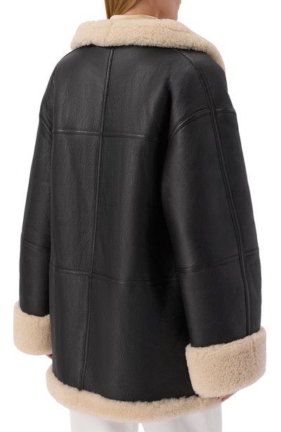 Дубленка из овчины TOTEME черного цвета по цене 299500 руб., арт. 214-122-606, фото 4 Дубленка из овчины TOTEME, арт. 214-122-606, фото 4