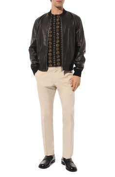 Мужские хлопковые брюки DOLCE & GABBANA кремового цвета, арт. GVB6ET/FUFMJ | Фото 2 (Драгоценные камни: Проставлено; Материал сплава: Проставлено; Длина (брюки, джинсы): Стандартные; Материал внешний: Хлопок; Силуэт М (брюки): Чиносы; Случай: Повседневный; Стили: Кэжуэл)