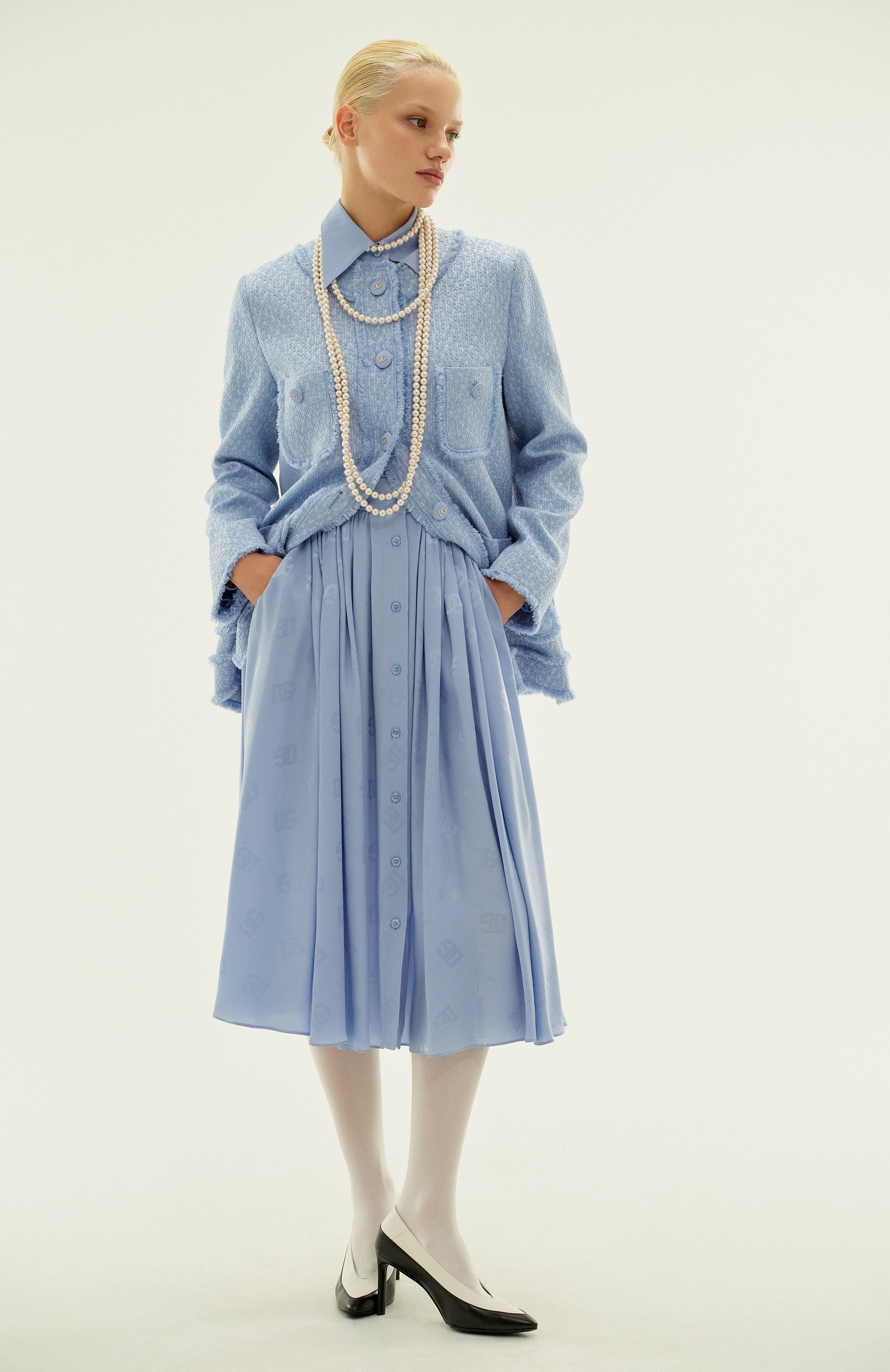 Твидовый жакет DOLCE & GABBANA голубого цвета по цене 332000 руб., арт. F29YCT/HUMUA, фото 6 Твидовый жакет DOLCE & GABBANA, арт. F29YCT/HUMUA, фото 6