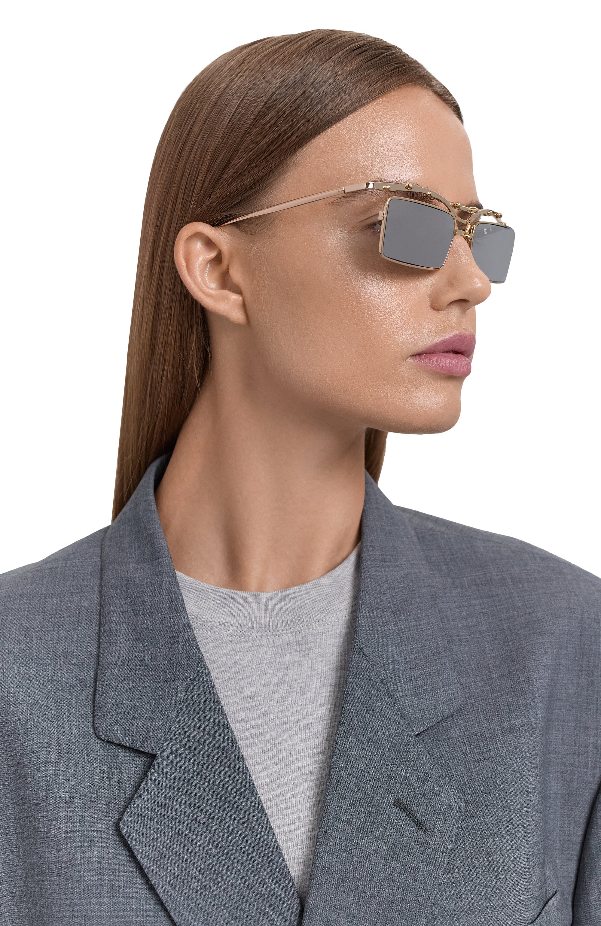 Солнцезащитные очки INNERRAUM серого цвета по цене 79950 руб., арт. 0J7 GD SILVER, фото 3 Солнцезащитные очки INNERRAUM, арт. 0J7 GD SILVER, фото 3