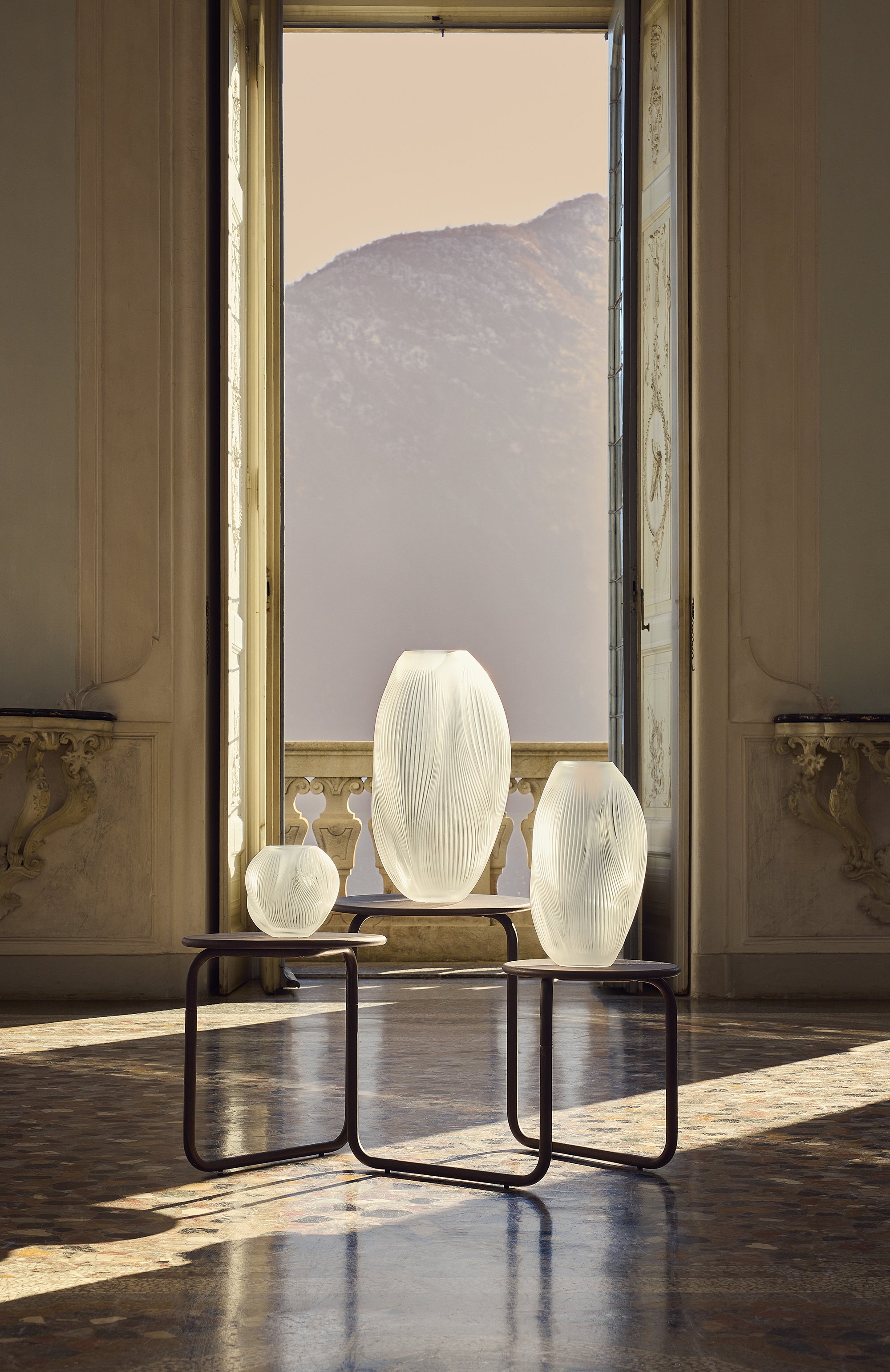 Ваза alize LALIQUE прозрачного цвета по цене 138000 руб., арт. 10856000, фото 2 Ваза alize LALIQUE, арт. 10856000, фото 2