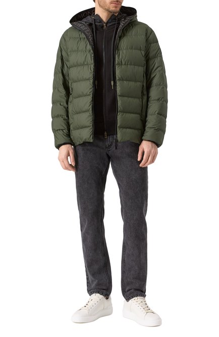 Мужская пуховик MONCLER темно-зеленого цвета, арт. 1A00026/596IU | Фото 2 (Материал внешний: Синтетический материал; Рукава: Длинные; Материал подклада: Синтетический материал; Драгоценные камни: Проставлено; Длина (верхняя одежда): Короткие; Материал сплава: Проставлено)