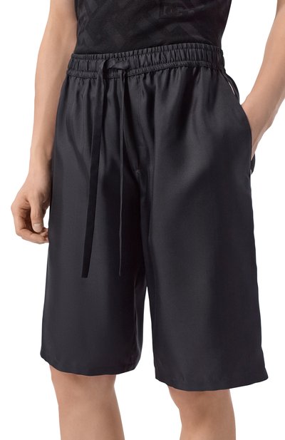 Шелковые шорты DOLCE & GABBANA черного цвета по цене 111500 руб., арт. GV5MAZ/FU1S4, фото 3 Шелковые шорты DOLCE & GABBANA, арт. GV5MAZ/FU1S4, фото 3