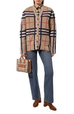 Женский кардиган BURBERRY бежевого цвета, арт. 8070353 A7026 | Фото 2 (Длина (для топов): Стандартные; Рукава: Длинные; Драгоценные камни: Проставлено; Материал сплава: Проставлено; Женское Кросс-КТ: кардиган-трикотаж; Стили: Кэжуэл)