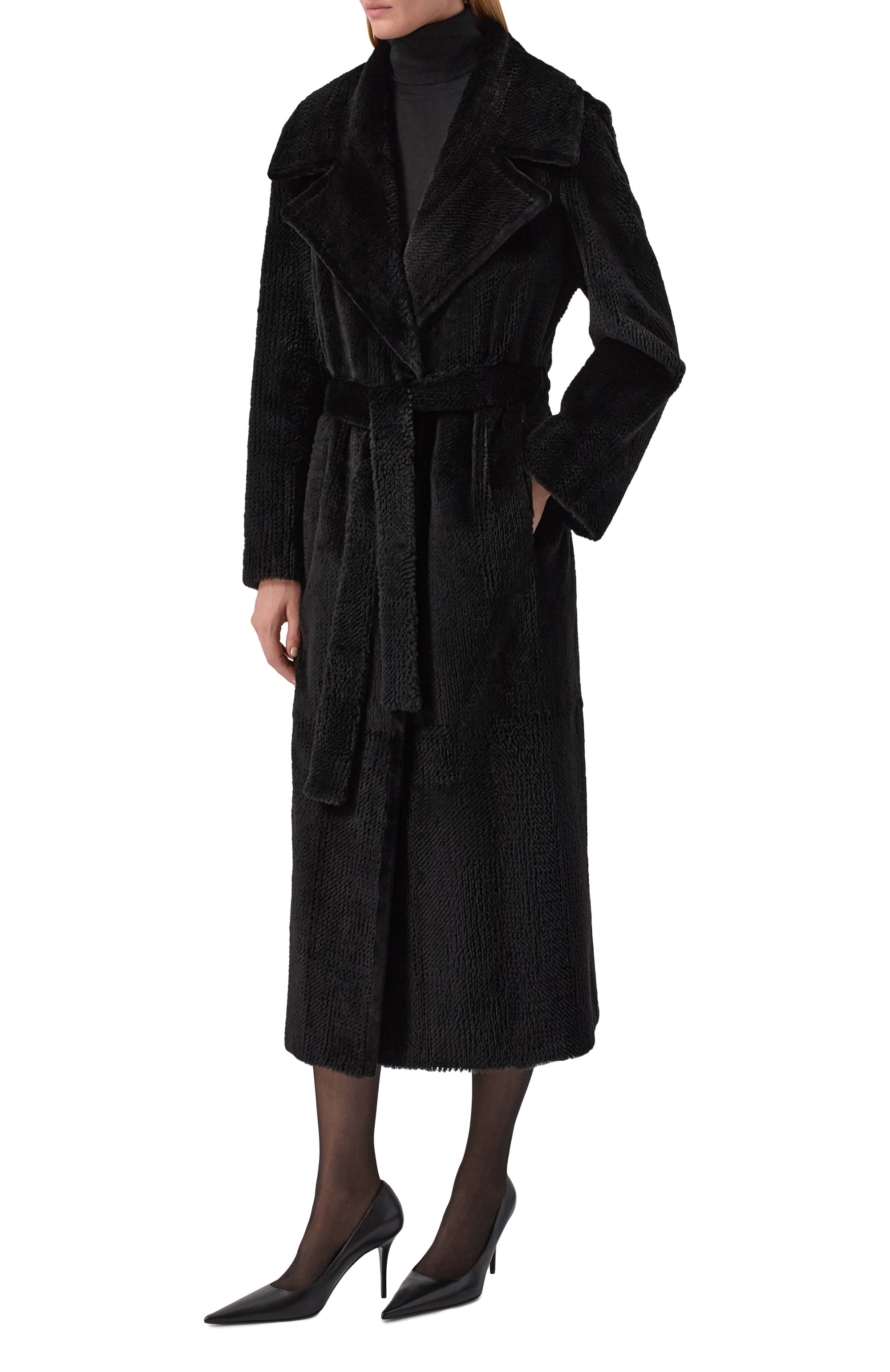 Шуба из норки MVST черного цвета по цене 2345000 руб., арт. M013/MINK PERFORATED, фото 3 Шуба из норки MVST, арт. M013/MINK PERFORATED, фото 3