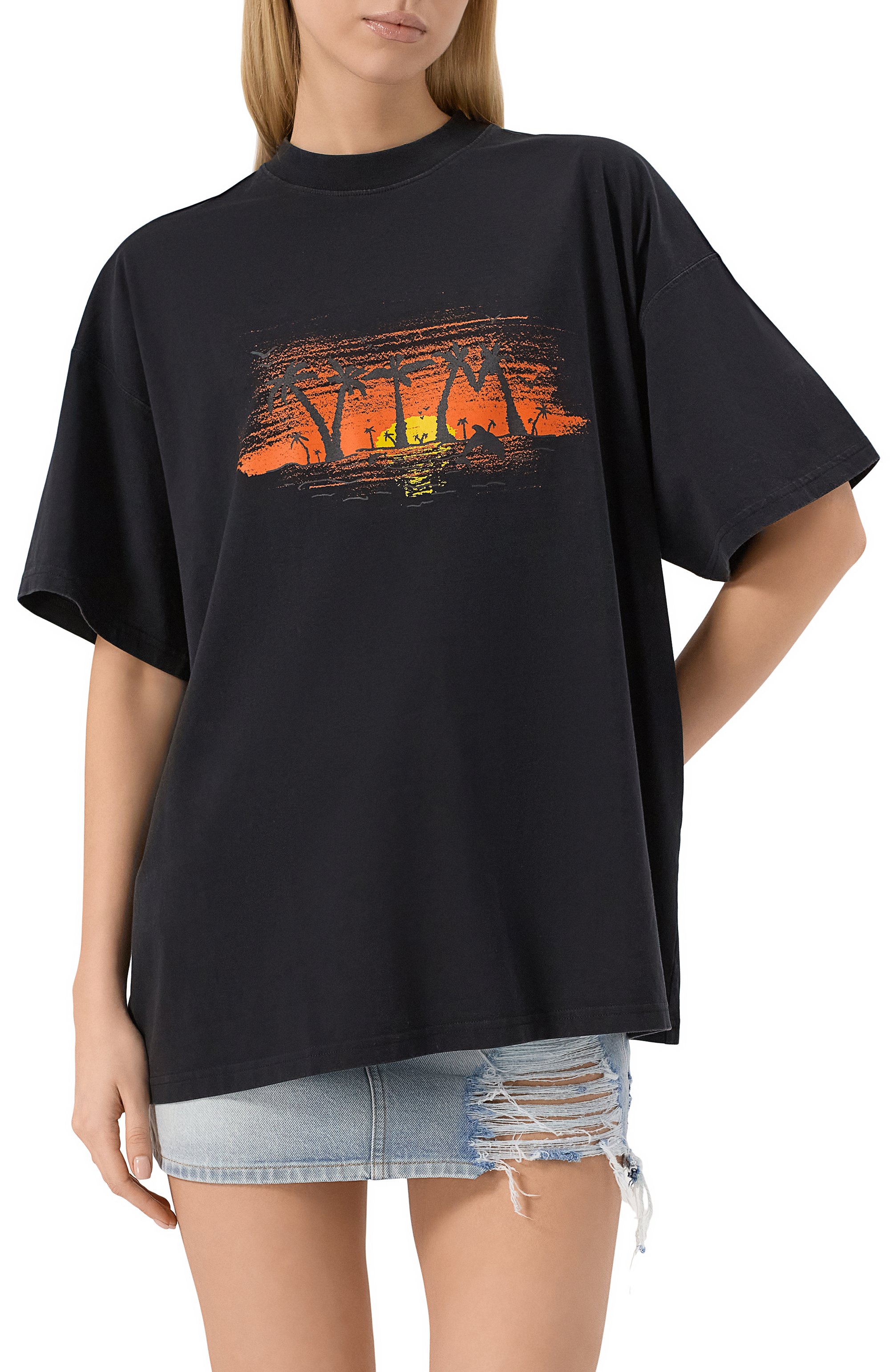 Хлопковая футболка VETEMENTS черного цвета по цене 69700 руб., арт. UA66TR720B, фото 3 Хлопковая футболка VETEMENTS, арт. UA66TR720B, фото 3