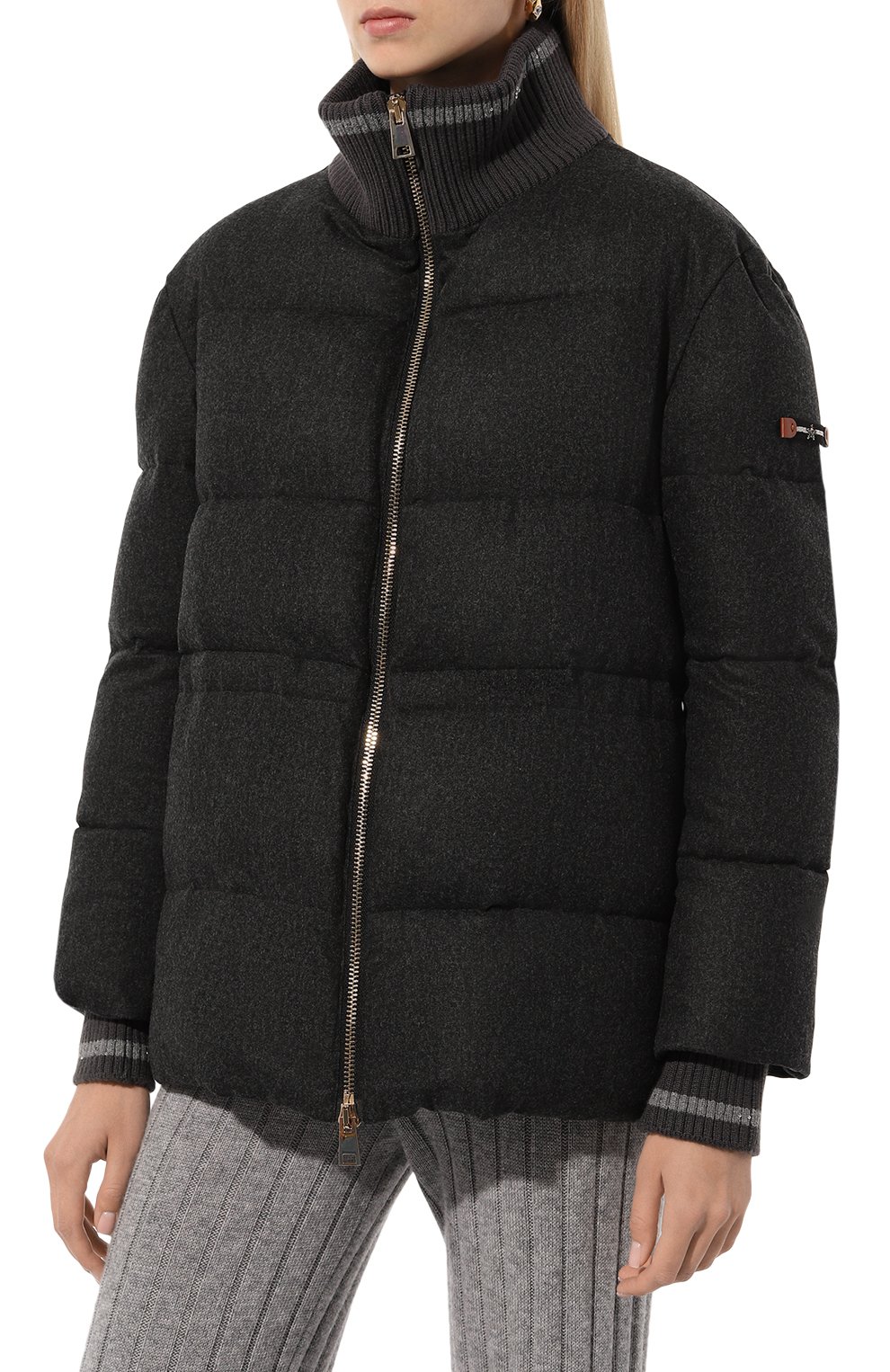 Пуховик LORENA ANTONIAZZI темно-серого цвета по цене 186500 руб., арт. A2403PI15B/4439, фото 3 Пуховик LORENA ANTONIAZZI, арт. A2403PI15B/4439, фото 3