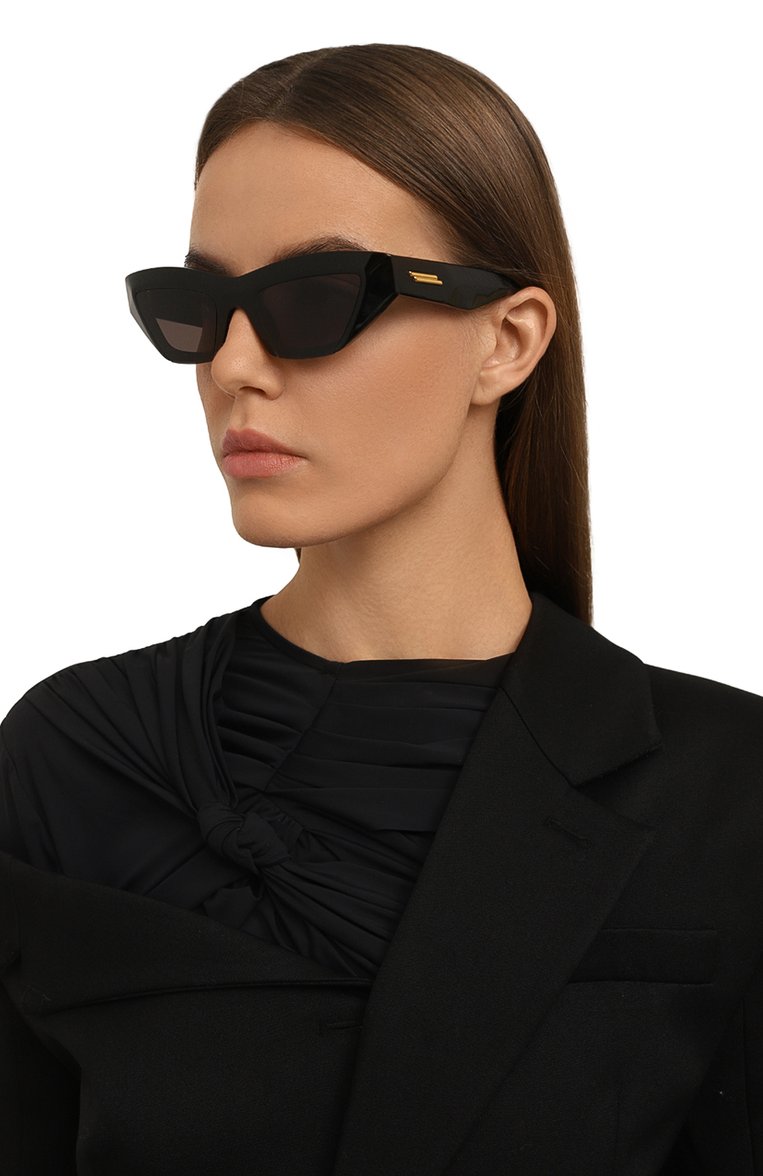 Женские солнцезащитные очки BOTTEGA VENETA черного цвета, арт. BV1219S 001 | Фото 2 (Нос: Не проставлено; Региональные ограничения белый список (Axapta Mercury): Не проставлено; Тип очков: С/з; Материал: Пластик; Оптика Гендер: оптика-женское; Очки форма: Прямоугольные)