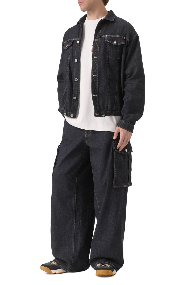 Мужская джинсовая куртка DSQUARED2 темно-синего цвета, арт. S78DM0045/S30825 | Фото 2 (Материал внешний: Хлопок, Деним; Длина (верхняя одежда): Короткие; Рукава: Длинные; Кросс-КТ: Деним, Легкие; Стили: Кэжуэл; Автоматизация состава: Проставлено; Автоматизация ТО: Проставлено)