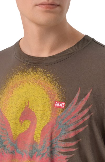 Хлопковая футболка DIESEL коричневого цвета по цене 13250 руб., арт. A22211/0NJCF, фото 5 Хлопковая футболка DIESEL, арт. A22211/0NJCF, фото 5