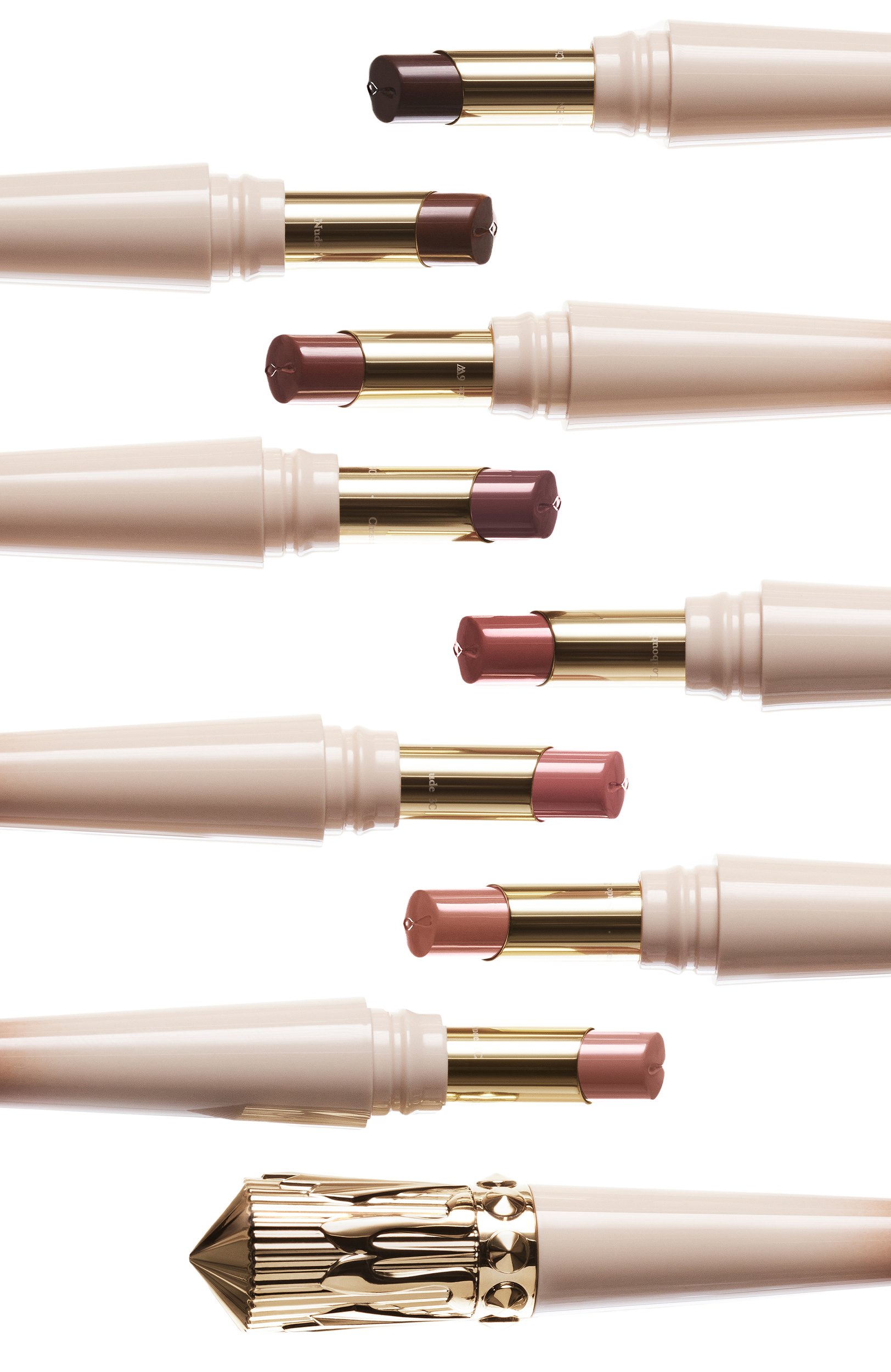 Помада-блеск для губ rouge stiletto slimstick glossy shine nude, оттенок 5c (2g) CHRISTIAN LOUBOUTIN цвета по цене 6810 руб., арт. 8435415109154, фото 6 Помада-блеск для губ rouge stiletto slimstick glossy shine nude, оттенок 5c (2g) CHRISTIAN LOUBOUTIN, арт. 8435415109154, фото 6