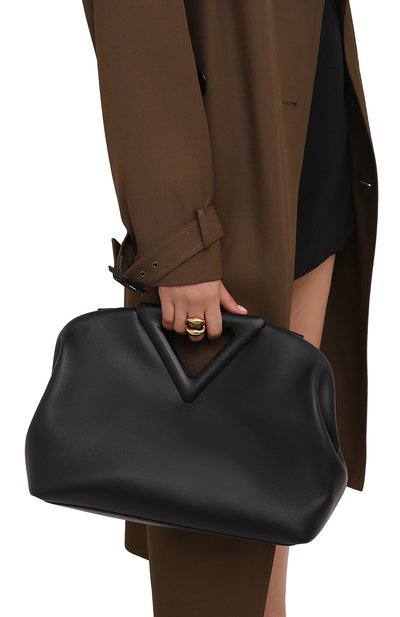 Сумка point medium BOTTEGA VENETA черного цвета по цене 309500 руб., арт. 652446/VCP40, фото 2 Сумка point medium BOTTEGA VENETA, арт. 652446/VCP40, фото 2