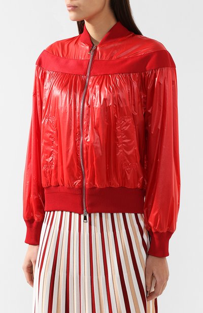 Бомбер 2 moncler 1952 MONCLER GENIUS красного цвета по цене 69600 руб., арт. E1-093-45122-00-539JX, фото 3 Бомбер 2 moncler 1952 MONCLER GENIUS, арт. E1-093-45122-00-539JX, фото 3