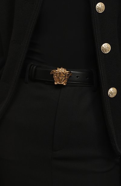 Кожаный ремень VERSACE черного цвета по цене 34200 руб., арт. DCDD442/DVTFNK, фото 2 Кожаный ремень VERSACE, арт. DCDD442/DVTFNK, фото 2