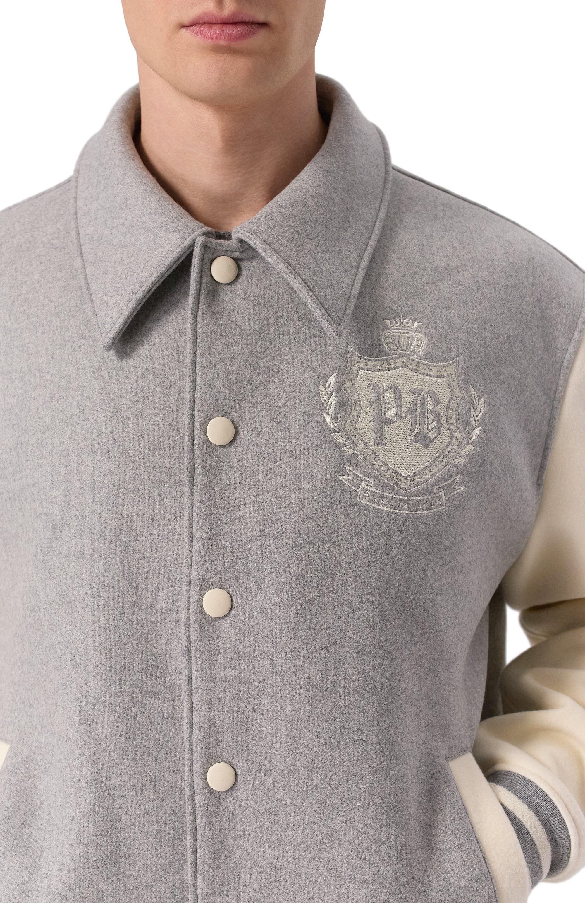 Бомбер из шерсти и кашемира BALMAIN светло-серого цвета по цене 210000 руб., арт. FH0TFA71/MH95, фото 5 Бомбер из шерсти и кашемира BALMAIN, арт. FH0TFA71/MH95, фото 5