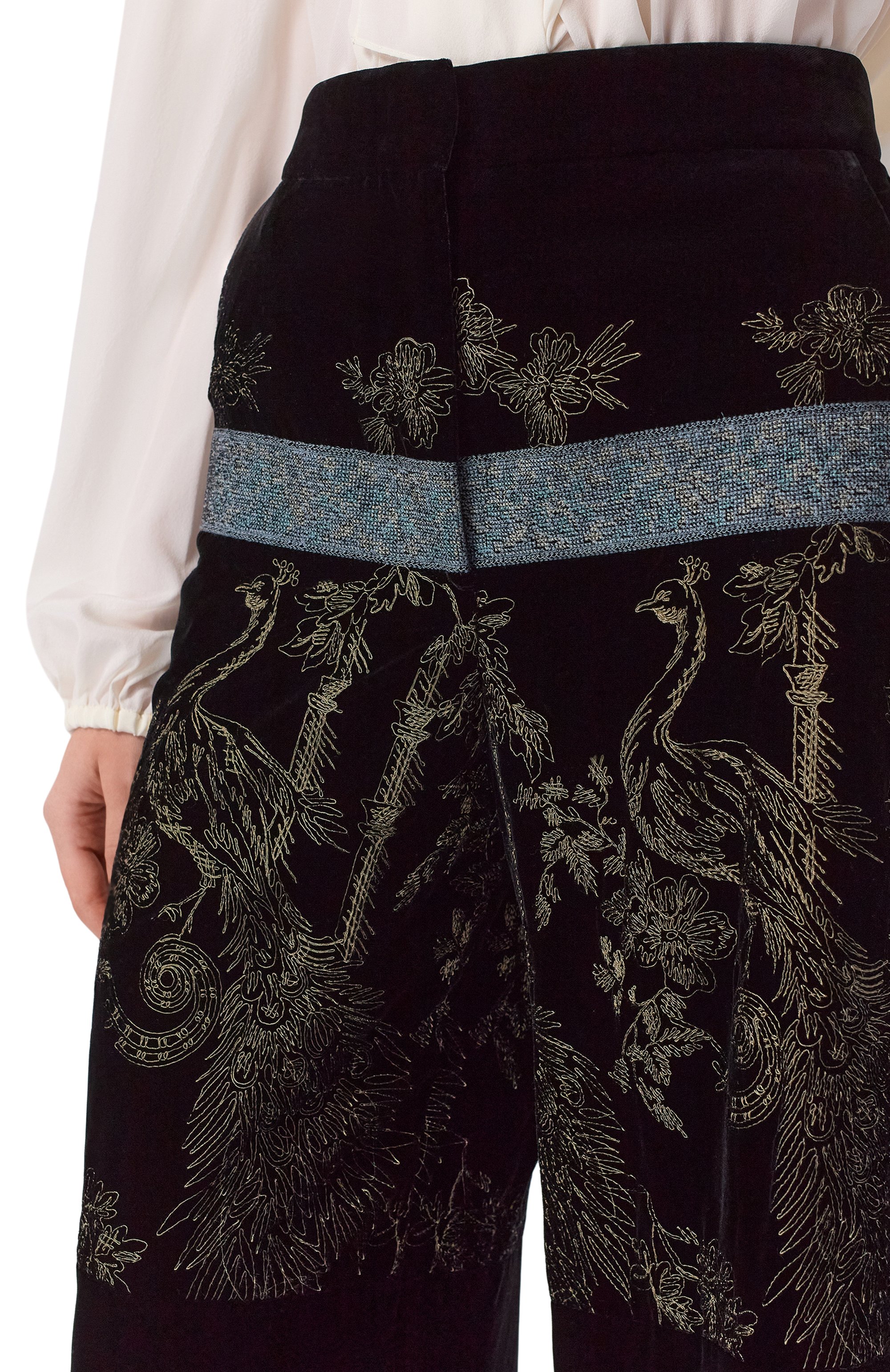 Бархатные брюки GIORGIO ARMANI черного цвета по цене 386500 руб., арт. GW001563/AF21809, фото 5 Бархатные брюки GIORGIO ARMANI, арт. GW001563/AF21809, фото 5