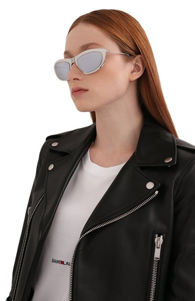 Солнцезащитные очки GIVENCHY серебряного цвета по цене 38050 руб., арт. 7208 010 DC, фото 2 Солнцезащитные очки GIVENCHY, арт. 7208 010 DC, фото 2