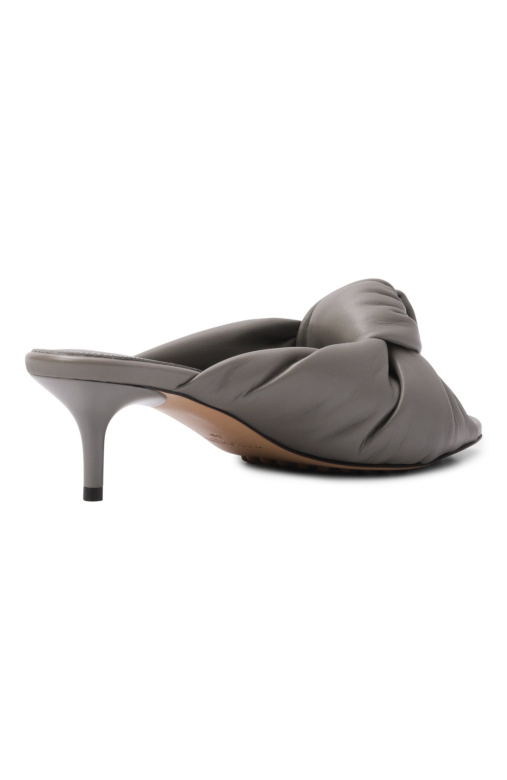 Кожаные мюли cherry 50 BOTTEGA VENETA серого цвета по цене 158500 руб., арт. 868225/VBSD0, фото 5 Кожаные мюли cherry 50 BOTTEGA VENETA, арт. 868225/VBSD0, фото 5
