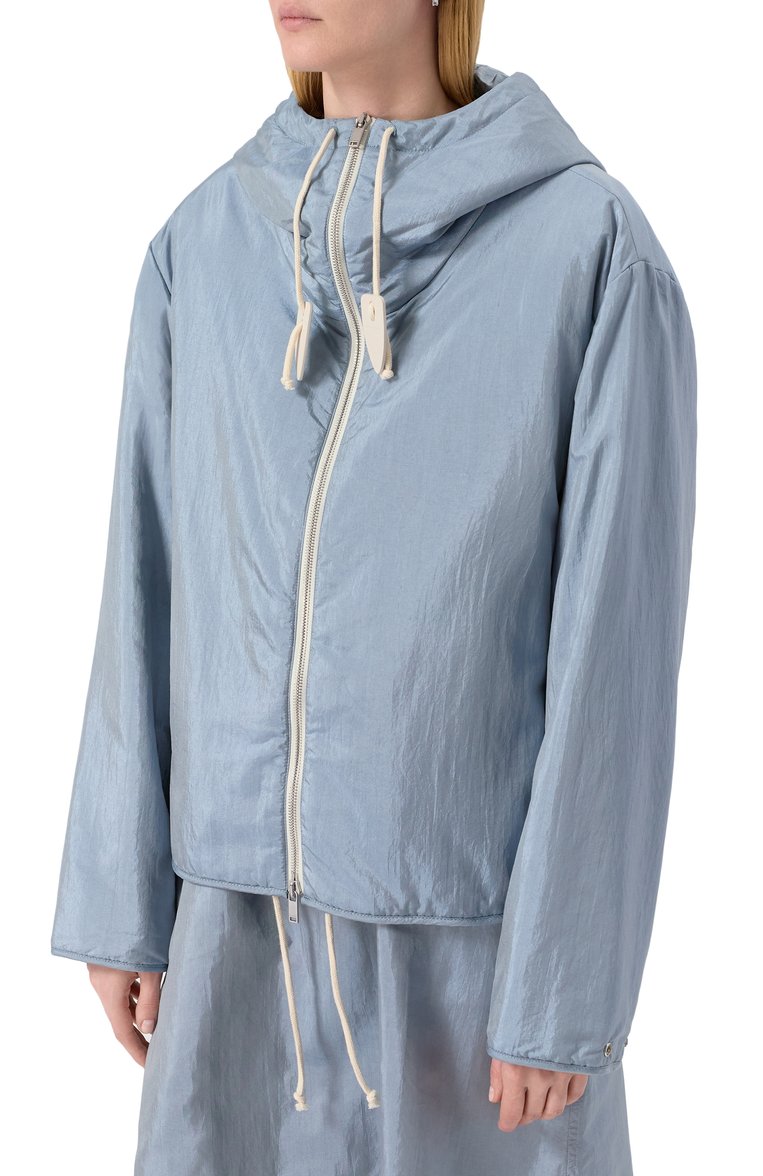 Женская ветровка JIL SANDER голубого цвета, арт. J40SW0006-J70003 | Фото 3 (Материал внешний: Шелк, Синтетический материал; Рукава: Длинные; Материал подклада: Синтетический материал; Длина (верхняя одежда): Короткие; Кросс-КТ: Куртка, Ветровки; �Стили: Кэжуэл; Автоматизация ТО: Проставлено; Автоматизация состава: Проставлено)