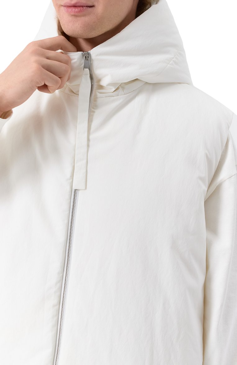 Мужской пуховый жилет JIL SANDER белого цвета, арт. J47AF0011-J70008 | Фото 5 (Материал утеплителя: Пух и перо; Длина (верхняя одежда): Короткие; Материал подклада: Синтетический материал; Мужское Кросс-КТ: жилеты-объемные; Стили: Кэжуэл; Материал внешний: Синтетический материал; Автоматизация ТО: Проставлено; Автоматизация состава: Проставлено)