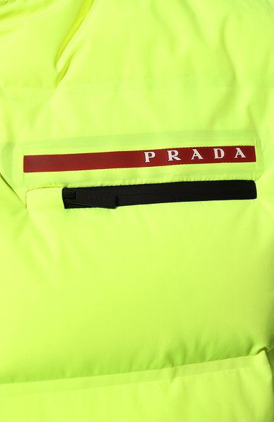Пуховый жилет PRADA салатового цвета по цене 225000 руб., арт. SGB275-1VFD-F0F89-192, фото 5 Пуховый жилет PRADA, арт. SGB275-1VFD-F0F89-192, фото 5