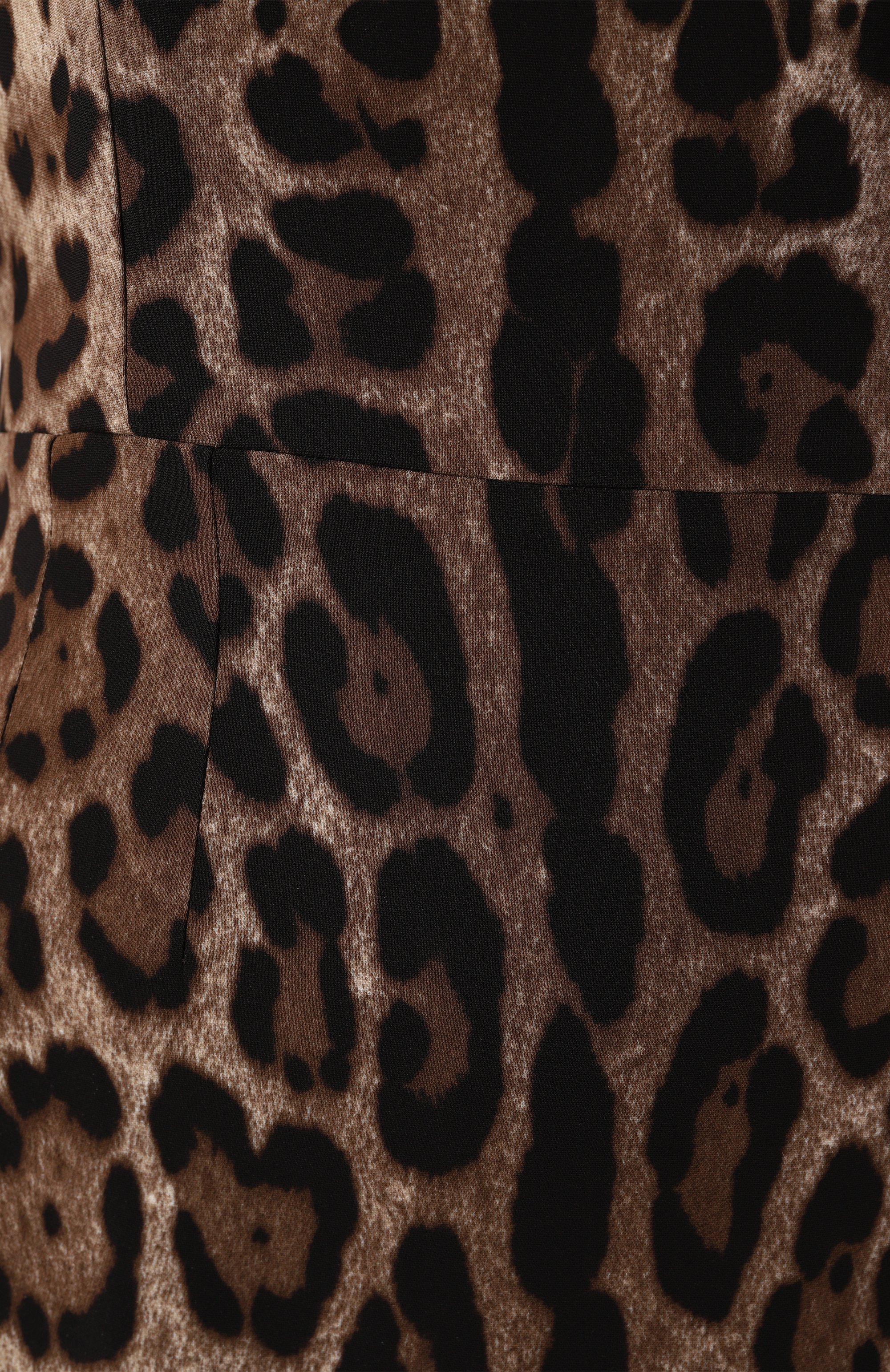 Платье из вискозы DOLCE & GABBANA леопардового цвета по цене 225000 руб., арт. F6ZJ7T/GDCLY, фото 6 Платье из вискозы DOLCE & GABBANA, арт. F6ZJ7T/GDCLY, фото 6